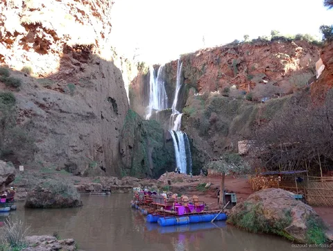 Giro in barca opzionale alla base delle Cascate di Ouzoud nell'escursione in piccolo gruppo