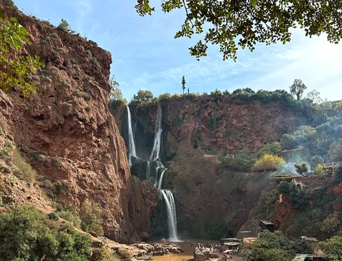 Arrêt à un point de vue guidé pendant l'excursion en petit groupe aux Cascades d'Ouzoud